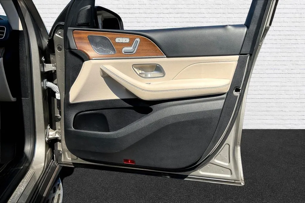 Mercedes-Benz GLE photo 26