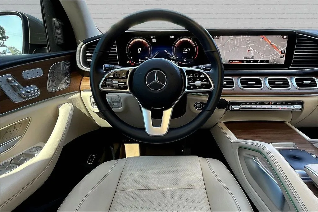 Mercedes-Benz GLE photo 8