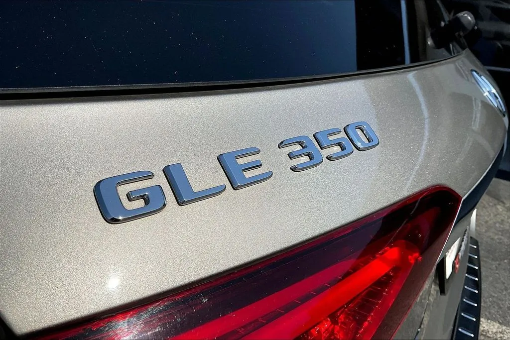 Mercedes-Benz GLE photo 22