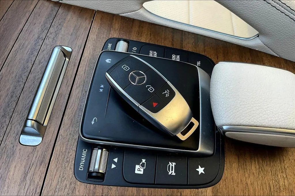 Mercedes-Benz GLE photo 31