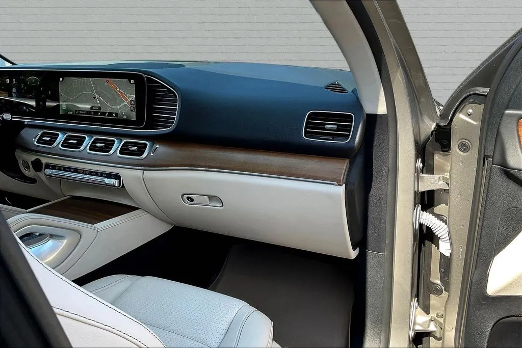 Mercedes-Benz GLE photo 24
