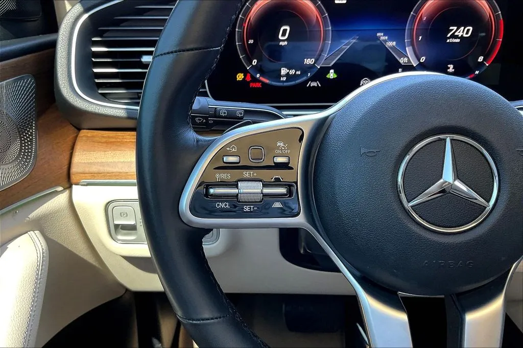 Mercedes-Benz GLE photo 10
