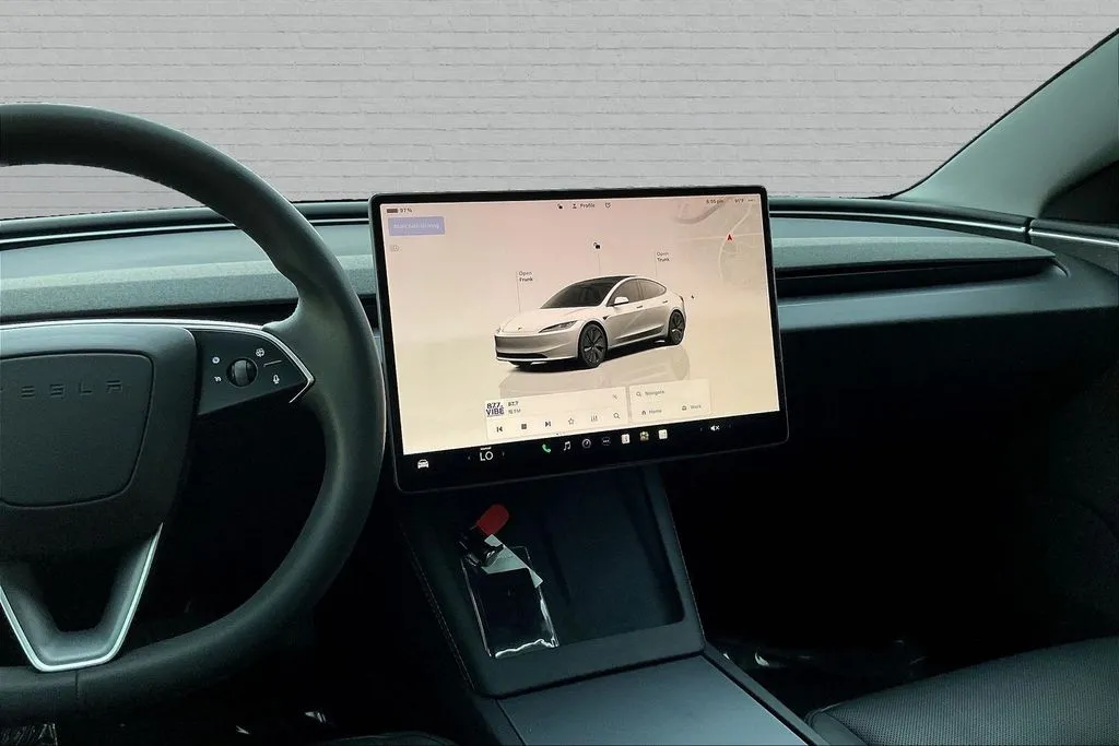 Tesla Model 3 photo 9