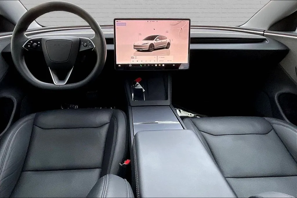 Tesla Model 3 photo 7