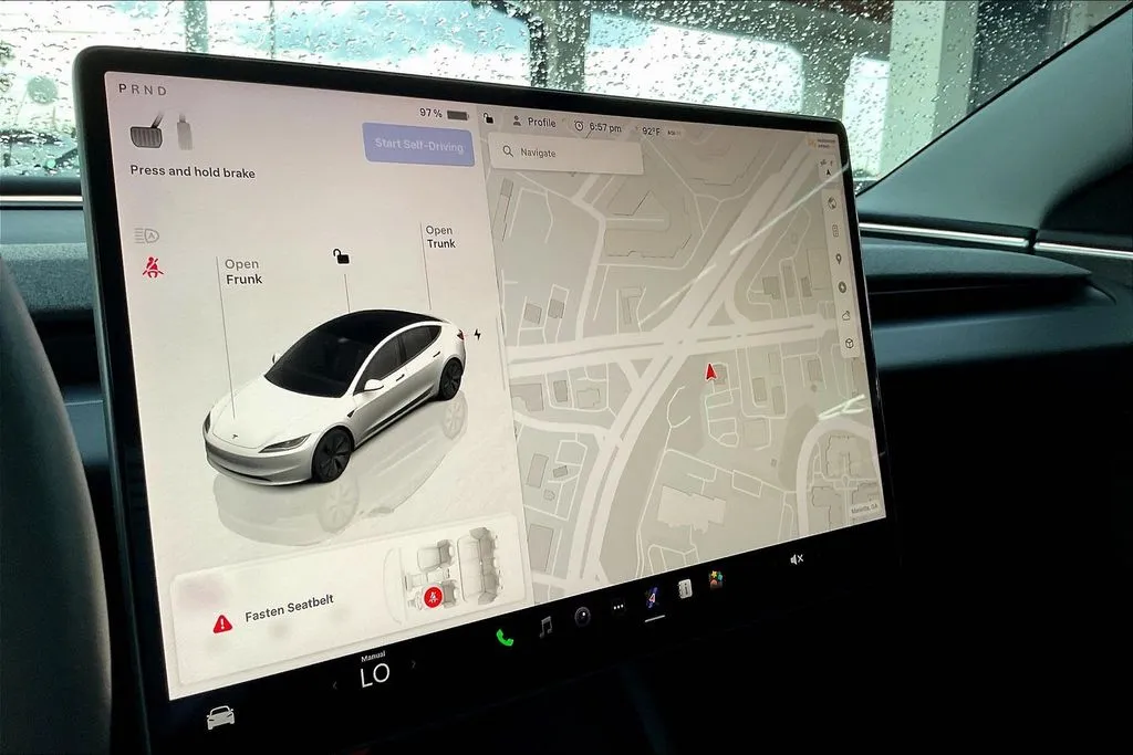 Tesla Model 3 photo 15