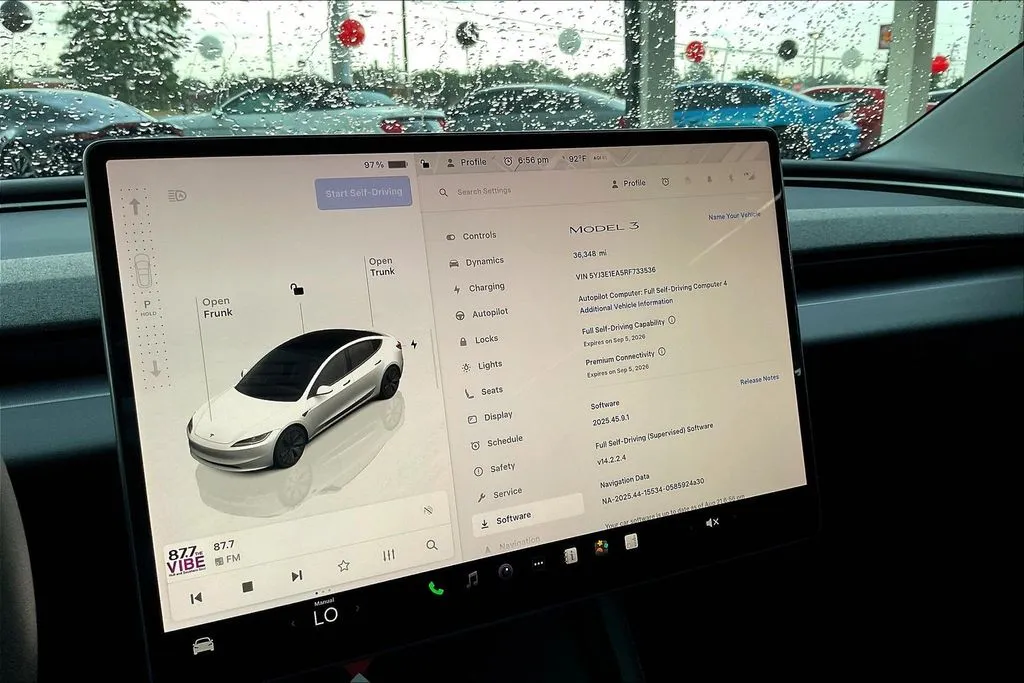 Tesla Model 3 photo 13