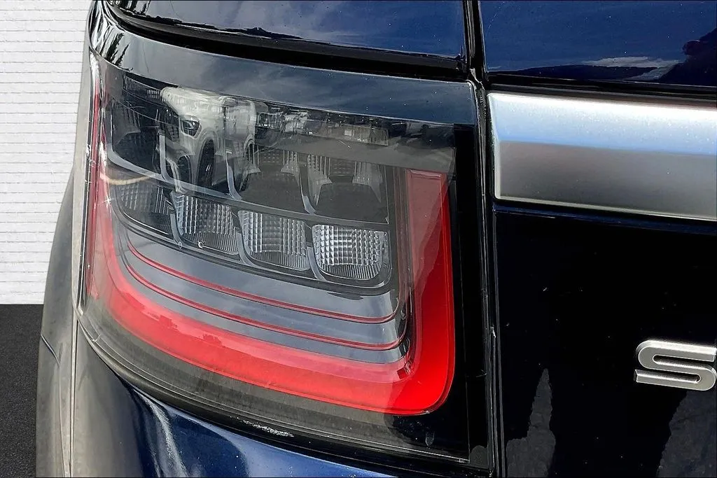 Land Rover Range Rover Sport photo 21