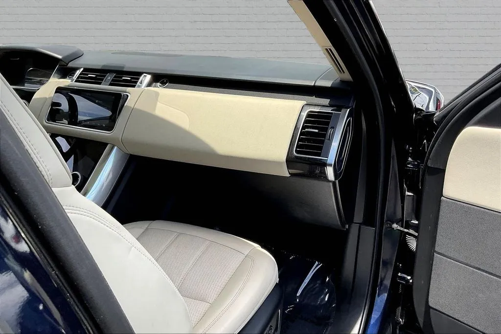 Land Rover Range Rover Sport photo 23