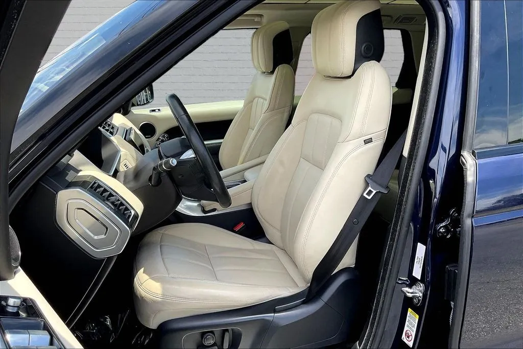 Land Rover Range Rover Sport photo 19