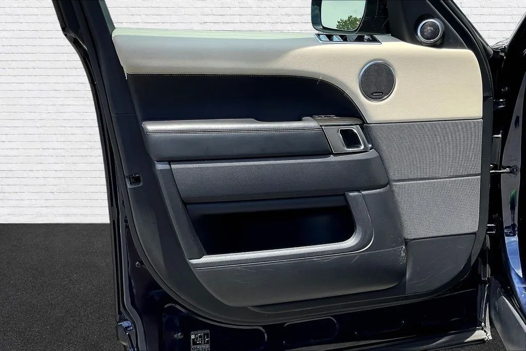 Land Rover Range Rover Sport photo 18