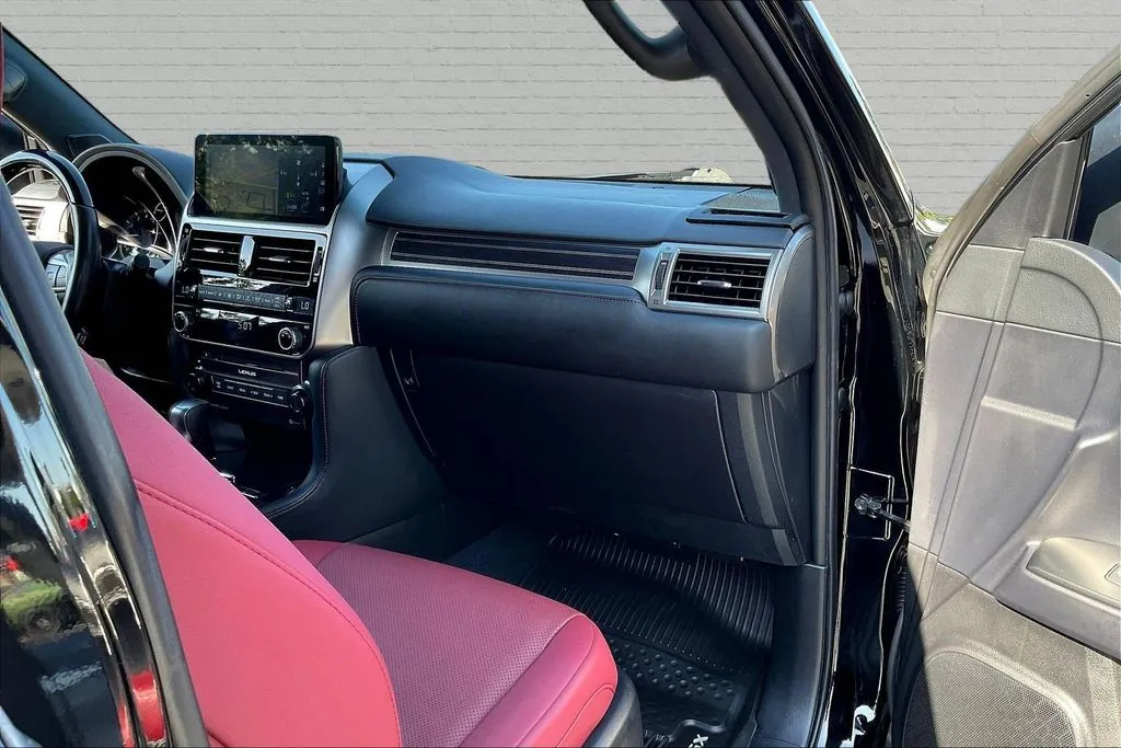 Lexus GX photo 26