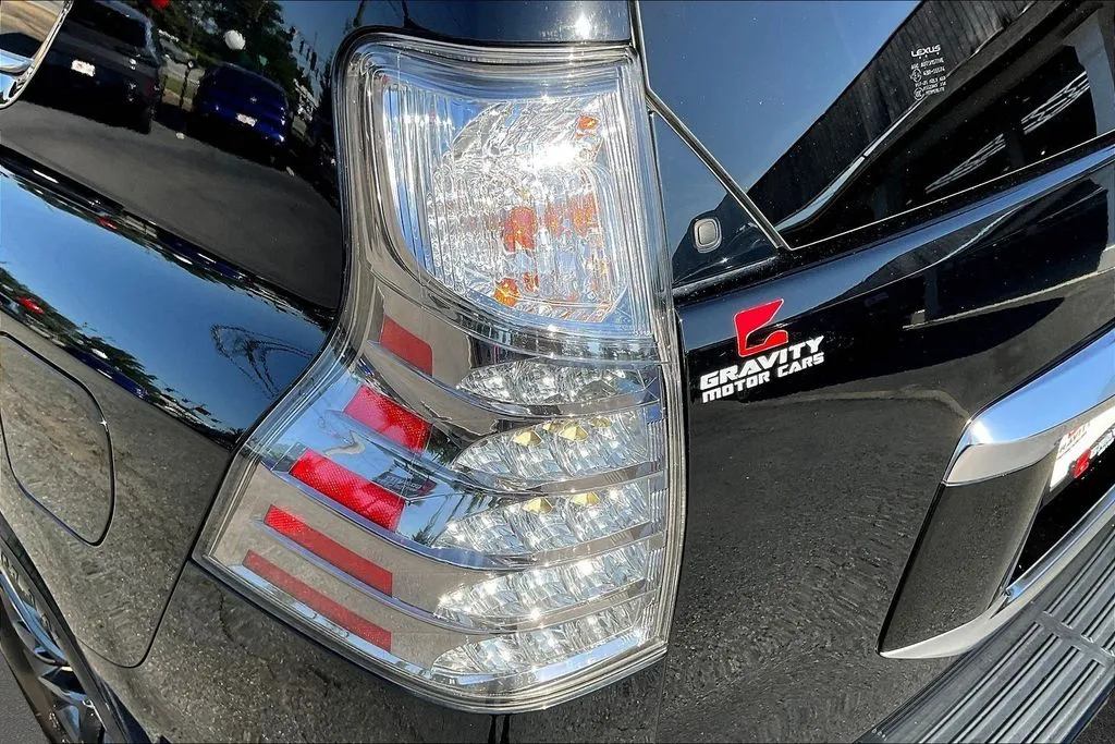 Lexus GX photo 23
