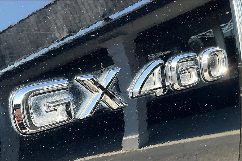 Lexus GX photo 24