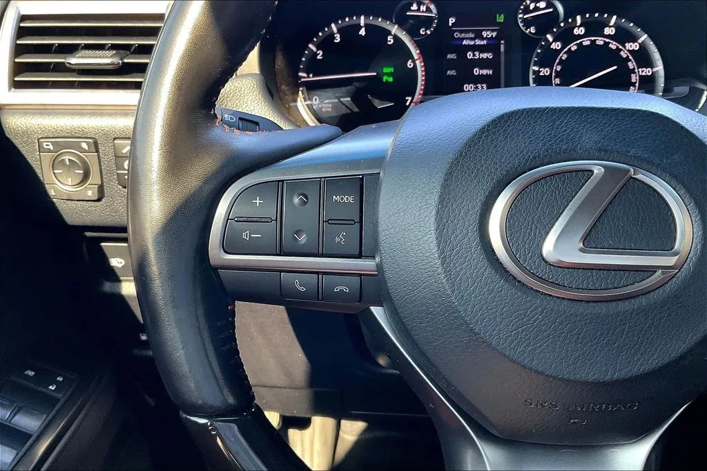 Lexus GX photo 11