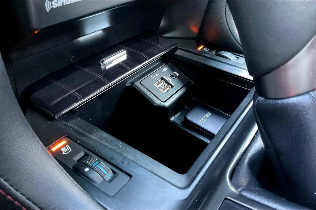 Lexus GX photo 16