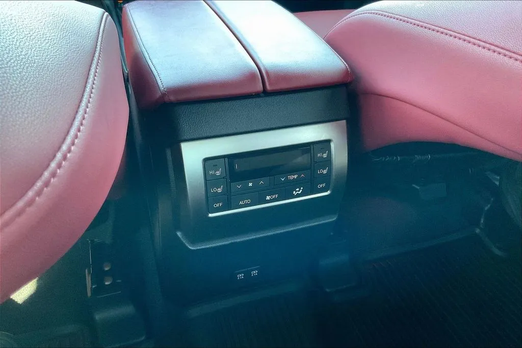 Lexus GX photo 10