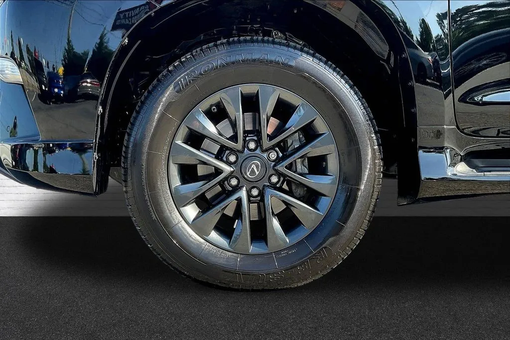 Lexus GX photo 32