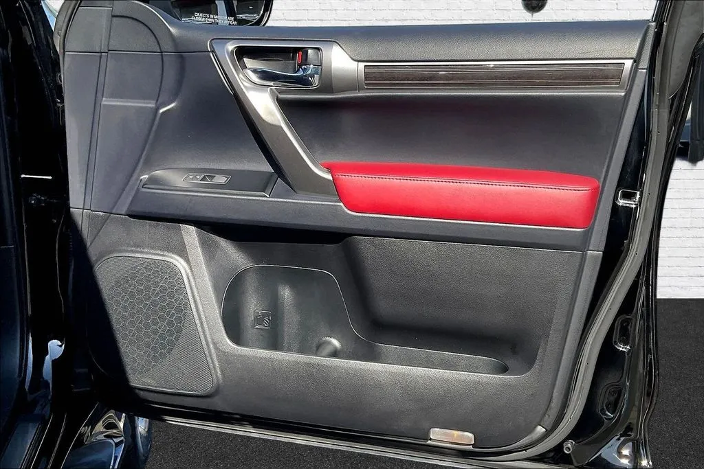 Lexus GX photo 28