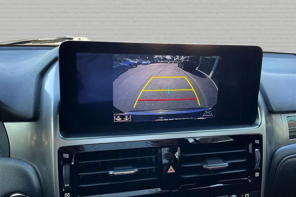 Lexus GX photo 14