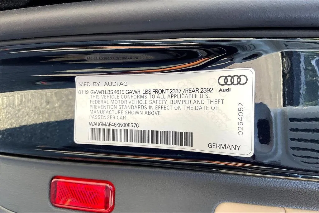Audi A4 photo 17