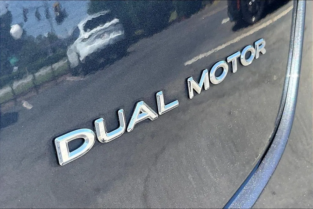 Tesla Model 3 photo 23