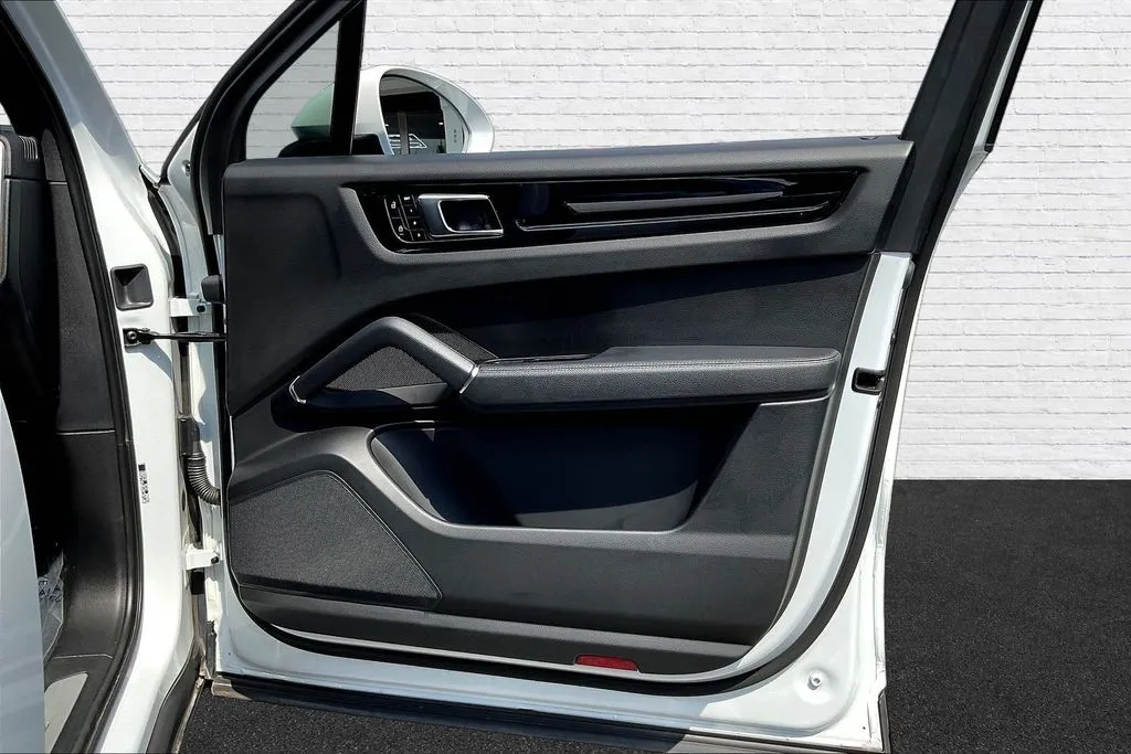 Porsche Cayenne E-Hybrid photo 27