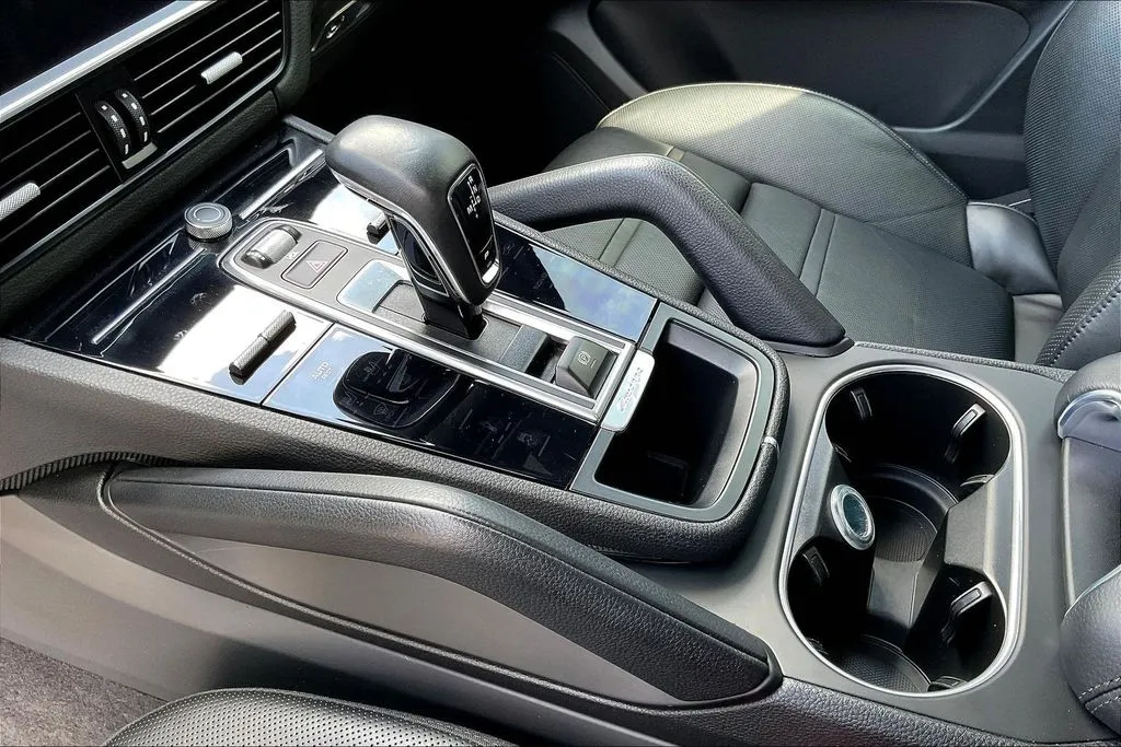 Porsche Cayenne E-Hybrid photo 17