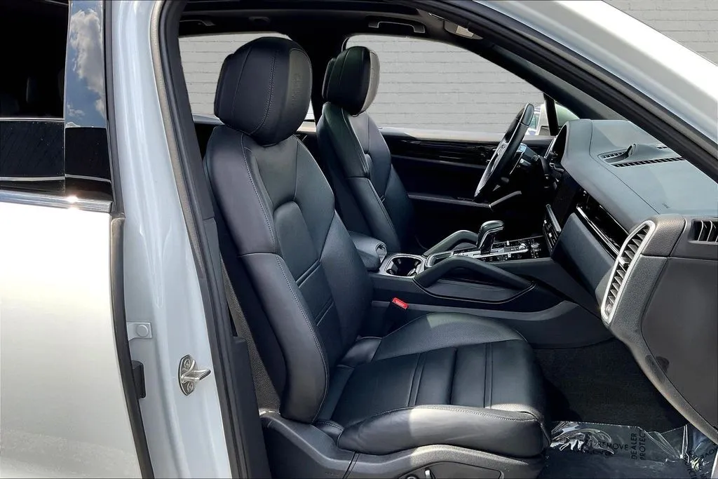 Porsche Cayenne E-Hybrid photo 28