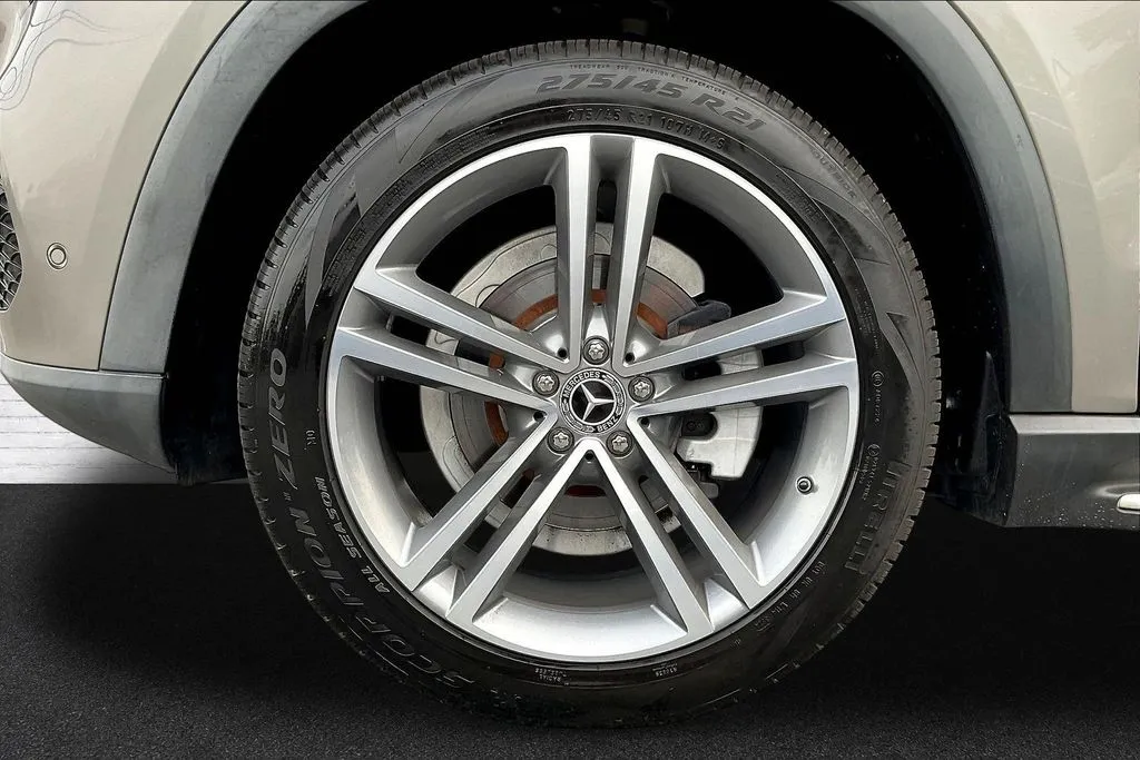Mercedes-Benz GLE photo 31
