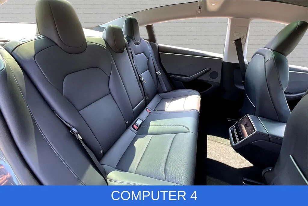 Tesla Model 3 photo 22