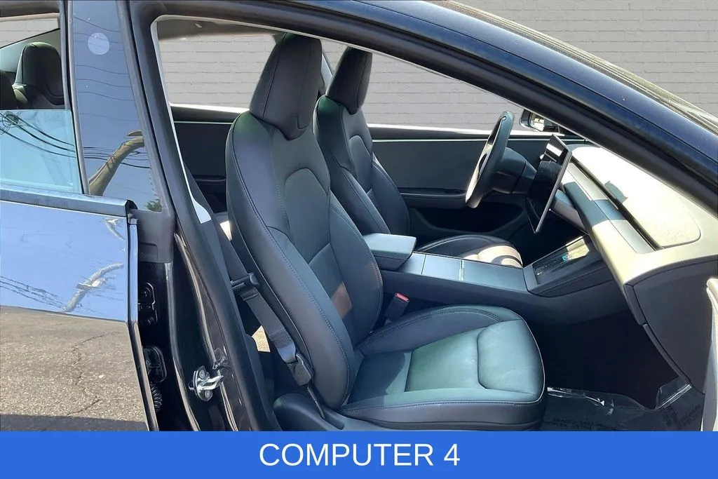Tesla Model 3 photo 26