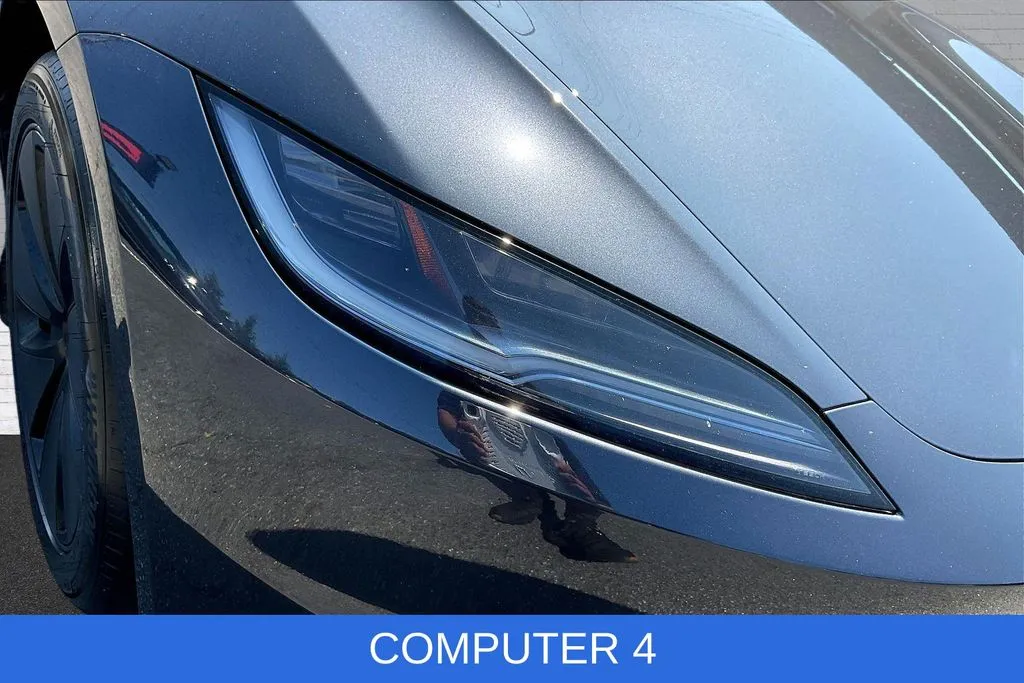 Tesla Model 3 photo 27