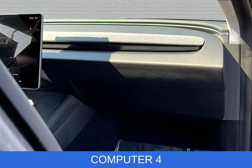 Tesla Model 3 photo 23