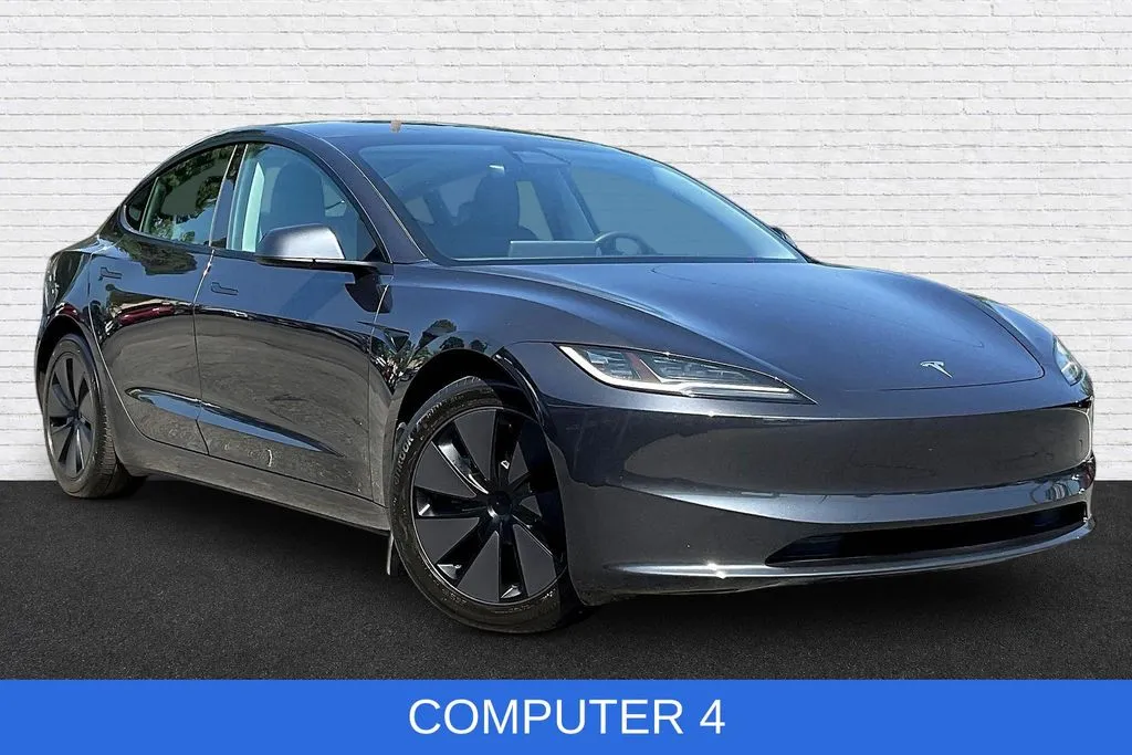 Tesla Model 3 photo 3