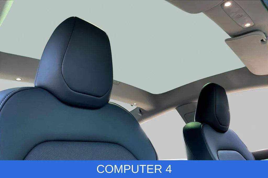 Tesla Model 3 photo 24