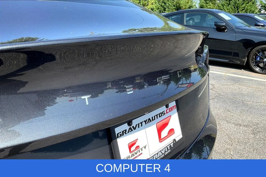 Tesla Model 3 photo 21