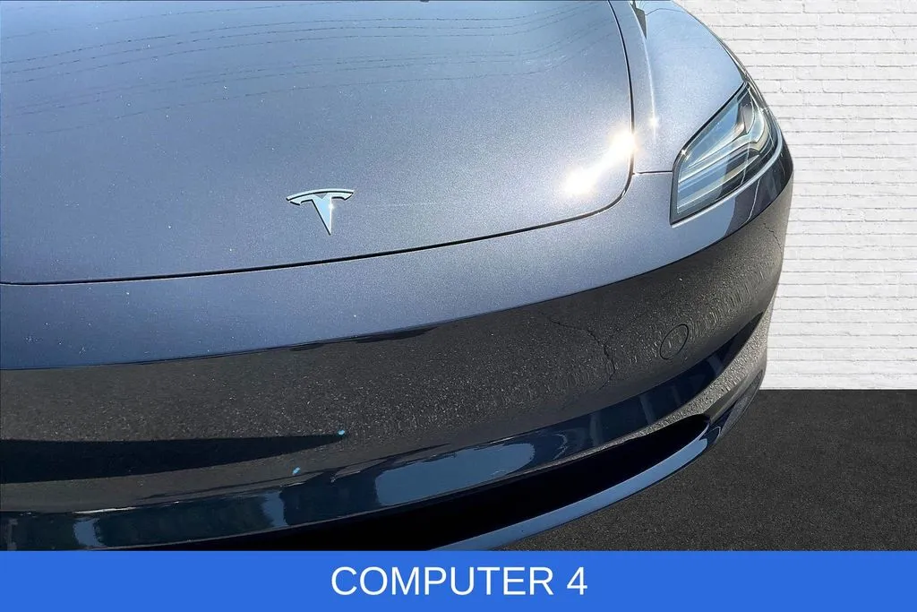 Tesla Model 3 photo 28