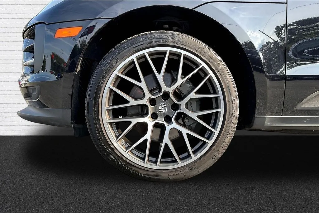 Porsche Macan photo 29
