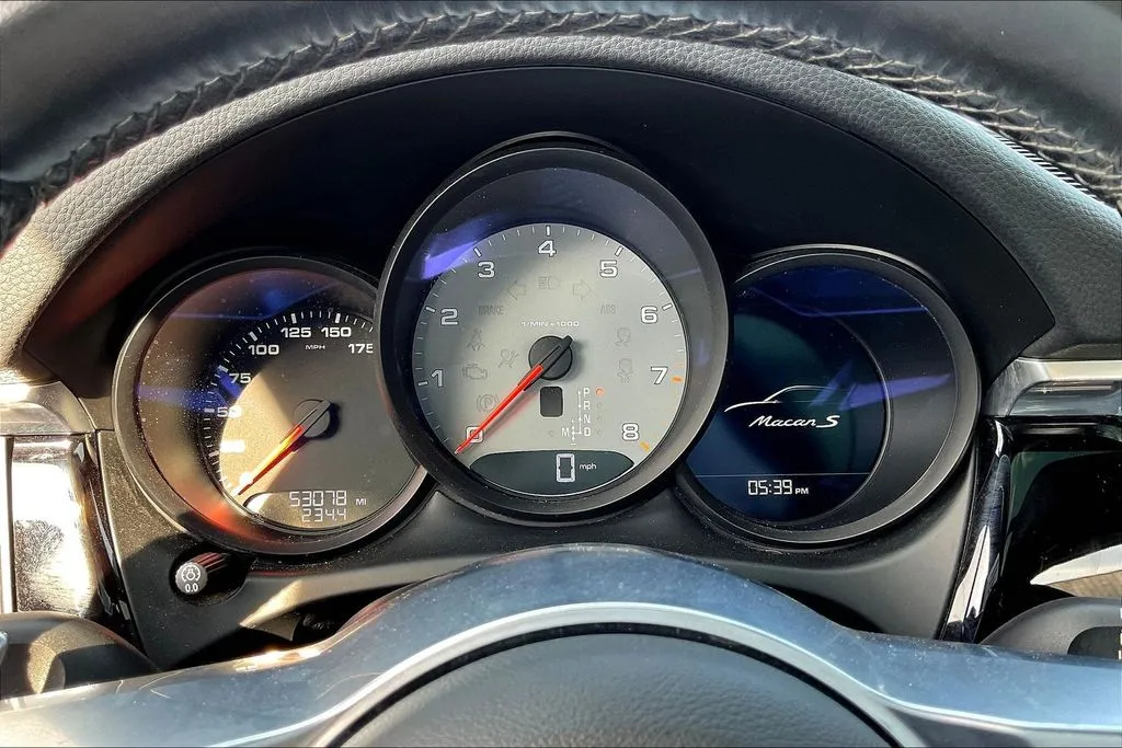 Porsche Macan photo 12
