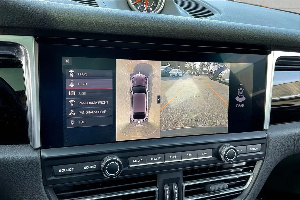 Porsche Macan photo 13