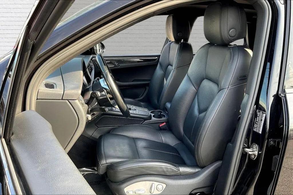 Porsche Macan photo 18