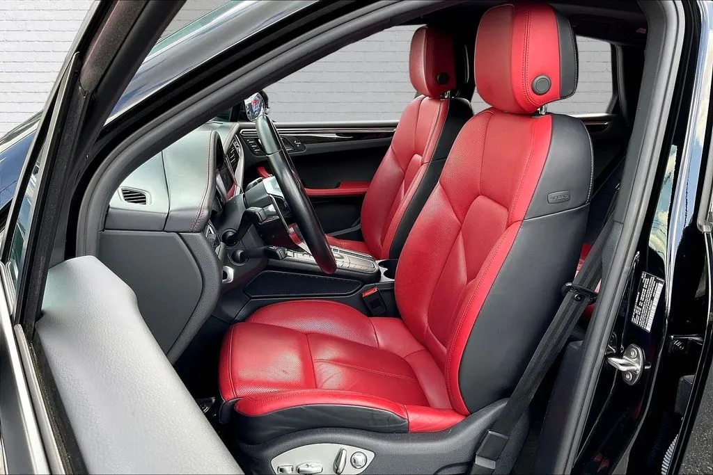 Porsche Macan photo 20