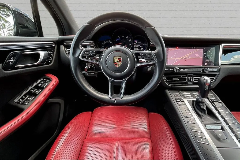 Porsche Macan photo 8