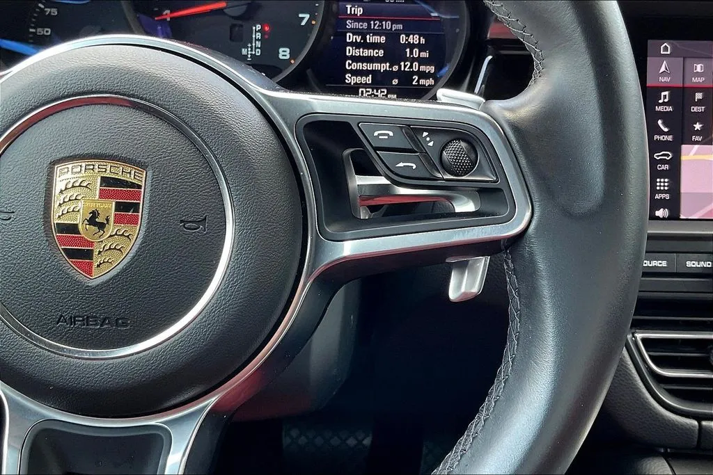 Porsche Macan photo 12