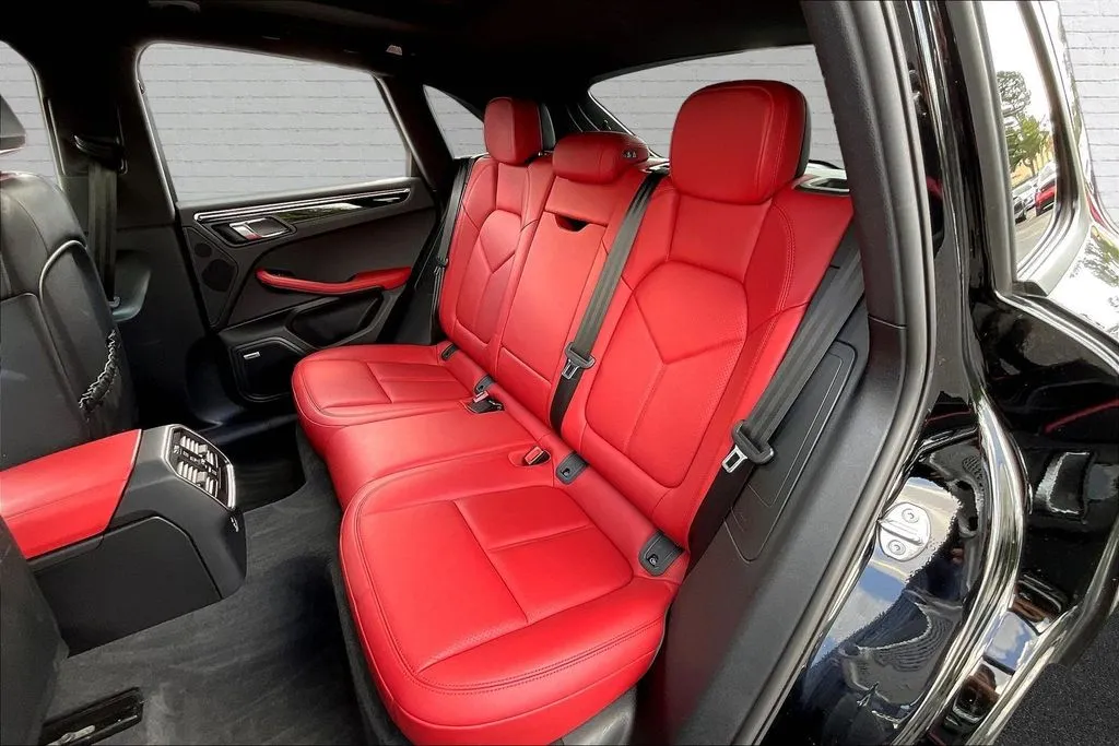 Porsche Macan photo 21
