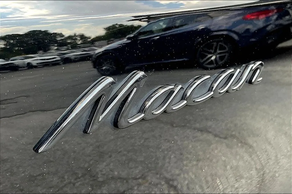 Porsche Macan photo 23