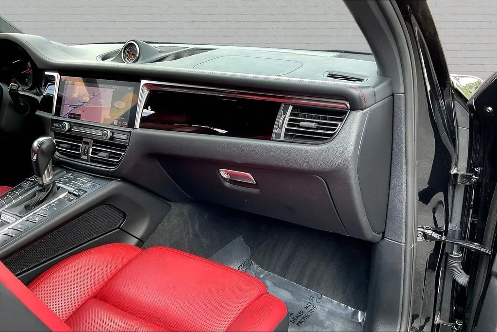 Porsche Macan photo 25