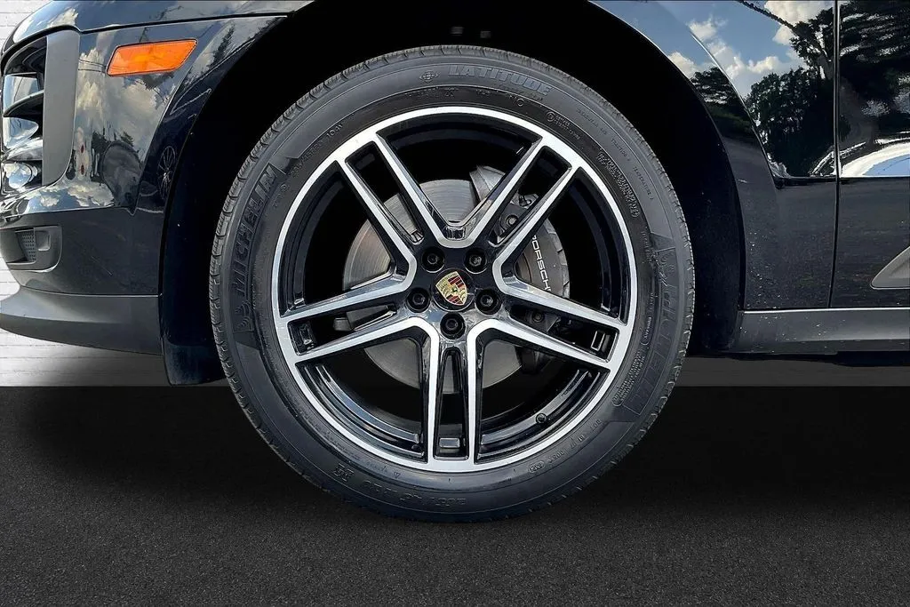 Porsche Macan photo 31