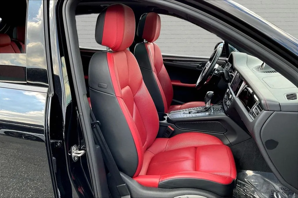 Porsche Macan photo 28