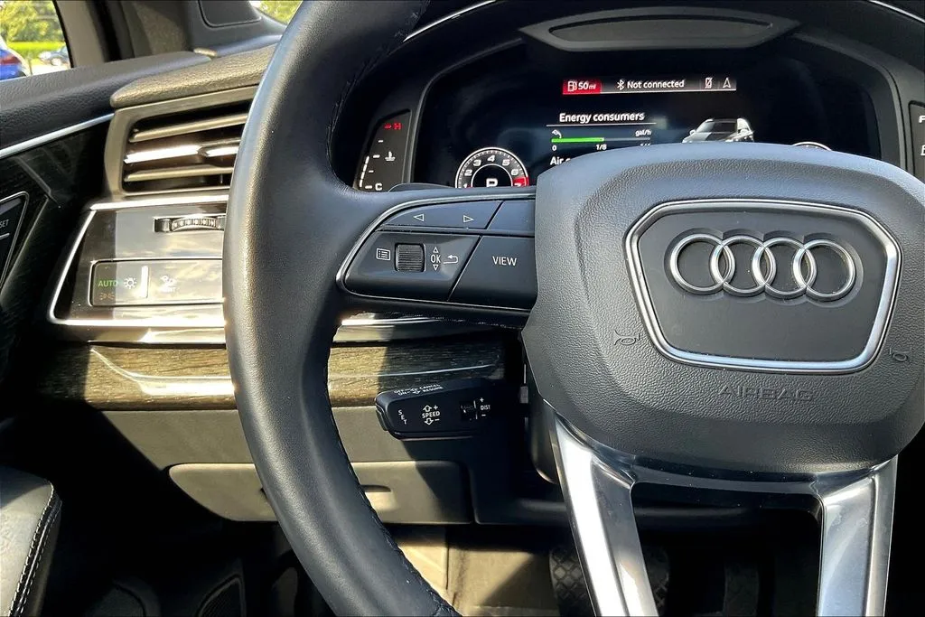 Audi Q7 photo 11